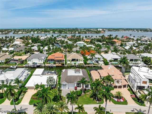 2100 SNOOK DR, Naples, FL 34102