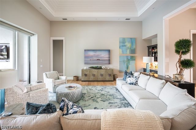 2100 SNOOK DR, Naples, FL 34102