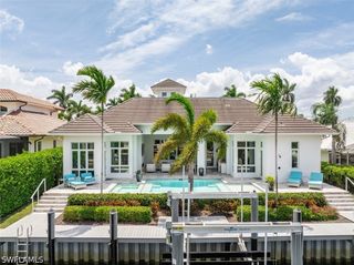 2100 SNOOK DR, Naples, FL 34102