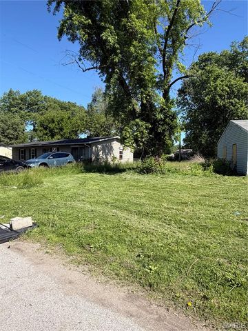 822 Saint Matthew Drive, Cahokia, IL 62206