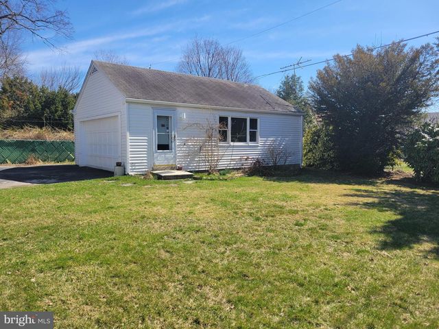 11 TENBY RD, Havertown, PA 19083