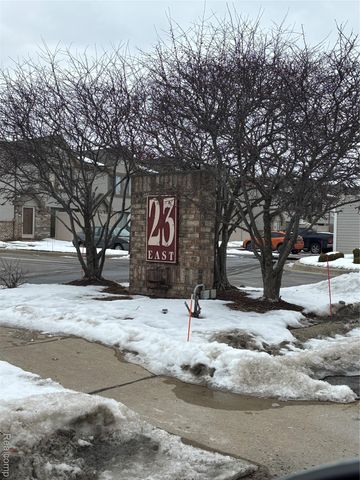 50413 Bay Run S 15, Chesterfield Township, MI 48047