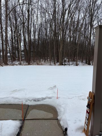 50413 Bay Run S 15, Chesterfield Township, MI 48047