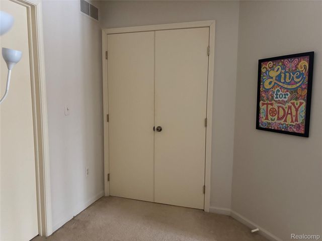 50413 Bay Run S 15, Chesterfield Township, MI 48047