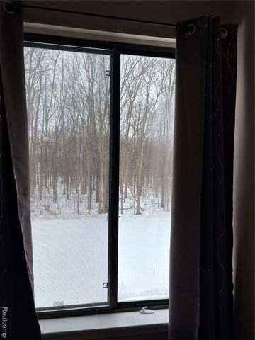 50413 Bay Run S 15, Chesterfield Township, MI 48047