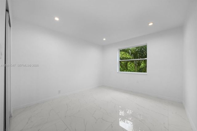 524 NW 10th St 0, Hallandale Beach, FL 33009