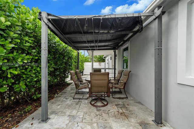 524 NW 10th St 0, Hallandale Beach, FL 33009