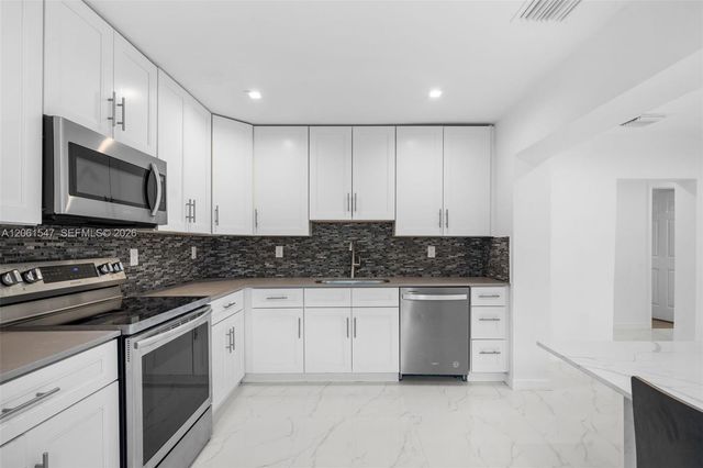 524 NW 10th St 0, Hallandale Beach, FL 33009
