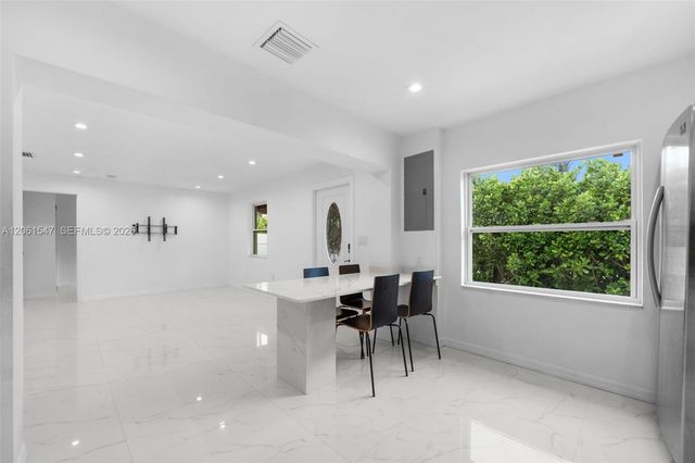 524 NW 10th St 0, Hallandale Beach, FL 33009