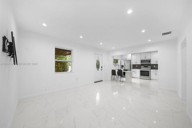 524 NW 10th St 0, Hallandale Beach, FL 33009