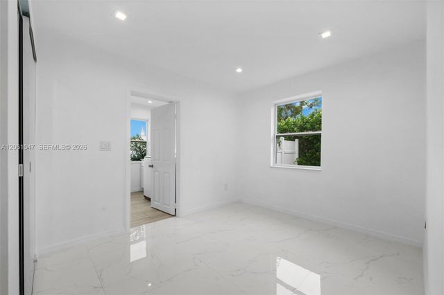 524 NW 10th St 0, Hallandale Beach, FL 33009
