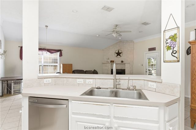 206 Bernburg Court, College Station, TX 77845