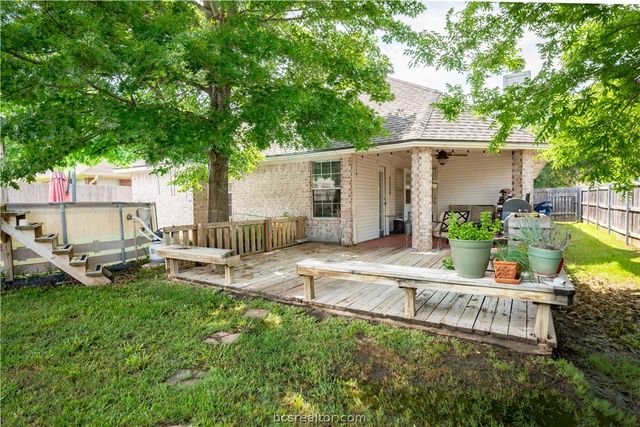 206 Bernburg Court, College Station, TX 77845