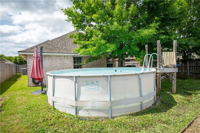 206 Bernburg Court, College Station, TX 77845