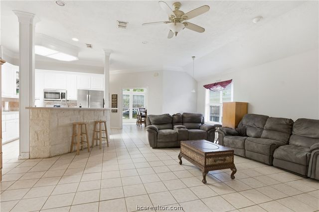 206 Bernburg Court, College Station, TX 77845