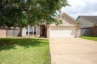206 Bernburg Court, College Station, TX 77845