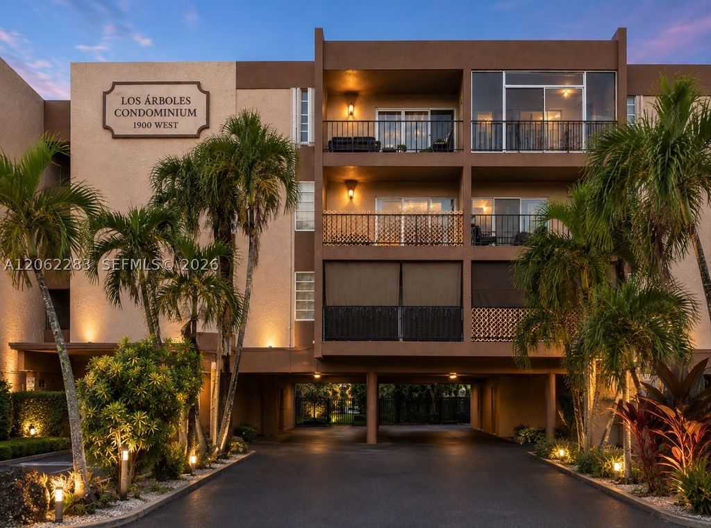 1900 W 68th St B203, Hialeah, FL 33014