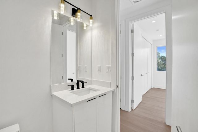 1133 NE 18th Court, Fort Lauderdale, FL 33305