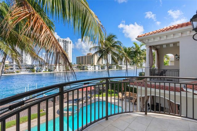 1495 Windjammer Way, Hollywood, FL 33019