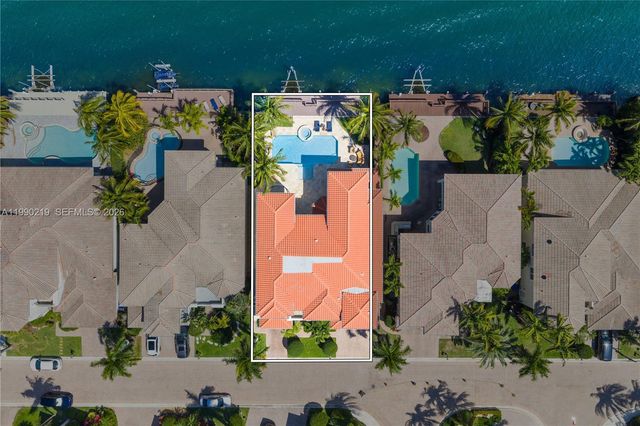 1495 Windjammer Way, Hollywood, FL 33019