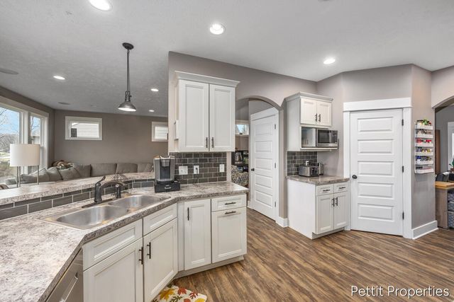 3099 Lowingwood Court, Jenison, MI 49428