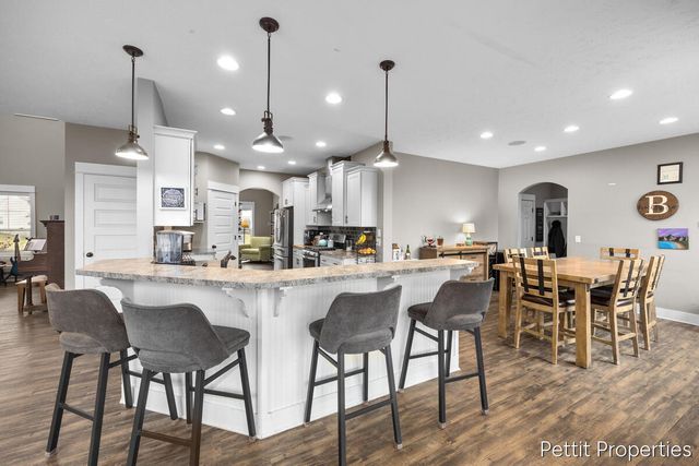 3099 Lowingwood Court, Jenison, MI 49428