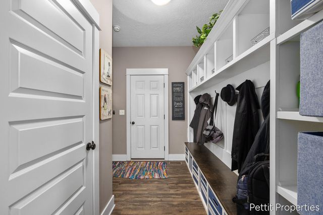 3099 Lowingwood Court, Jenison, MI 49428