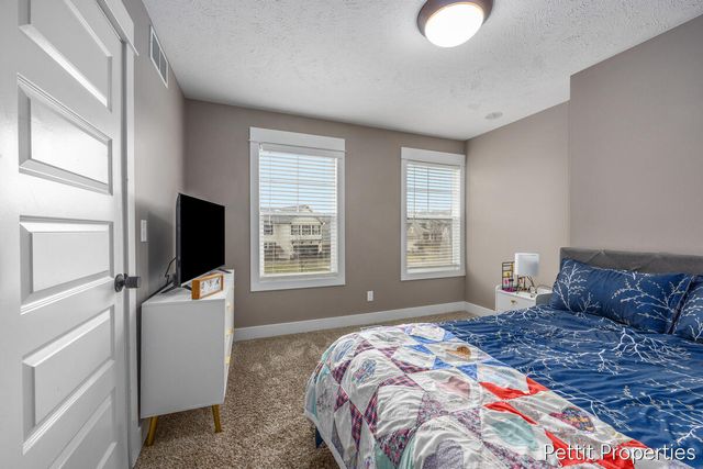 3099 Lowingwood Court, Jenison, MI 49428