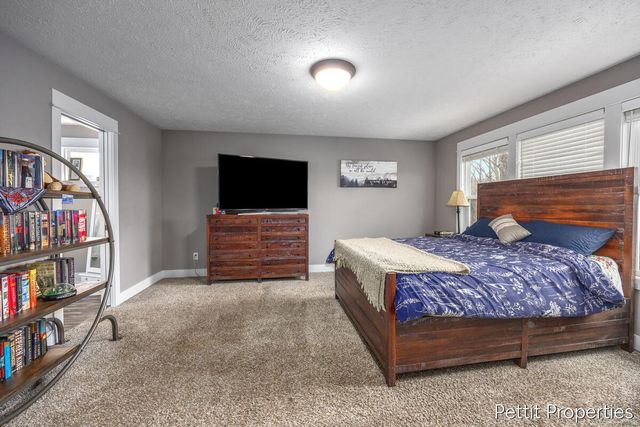 3099 Lowingwood Court, Jenison, MI 49428