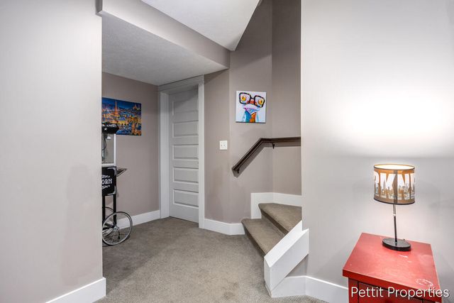 3099 Lowingwood Court, Jenison, MI 49428