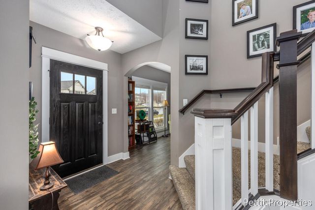 3099 Lowingwood Court, Jenison, MI 49428