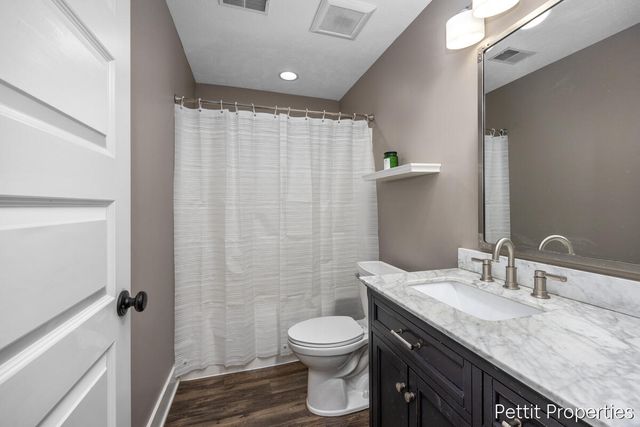 3099 Lowingwood Court, Jenison, MI 49428