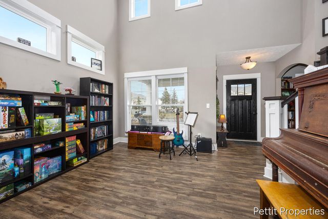 3099 Lowingwood Court, Jenison, MI 49428