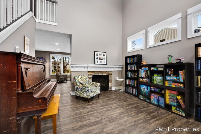 3099 Lowingwood Court, Jenison, MI 49428