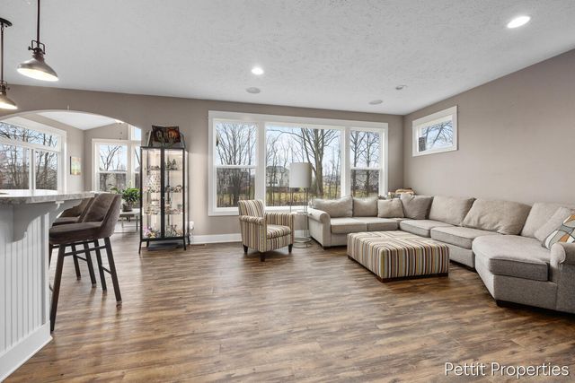 3099 Lowingwood Court, Jenison, MI 49428