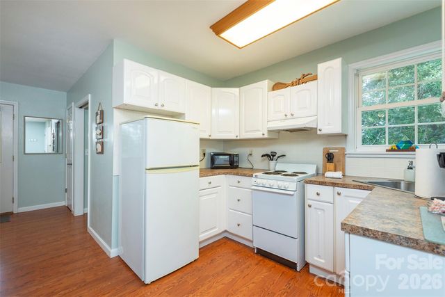 223 Davidson Road, Swannanoa, NC 28778