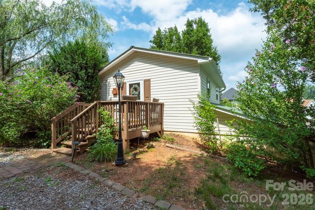 223 Davidson Road, Swannanoa, NC 28778