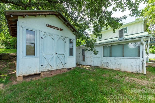 223 Davidson Road, Swannanoa, NC 28778