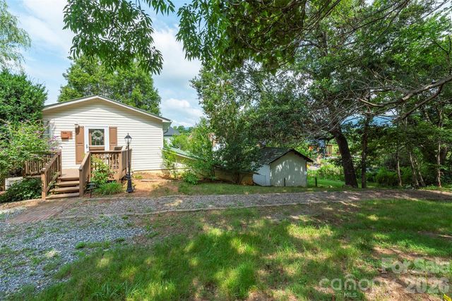 223 Davidson Road, Swannanoa, NC 28778