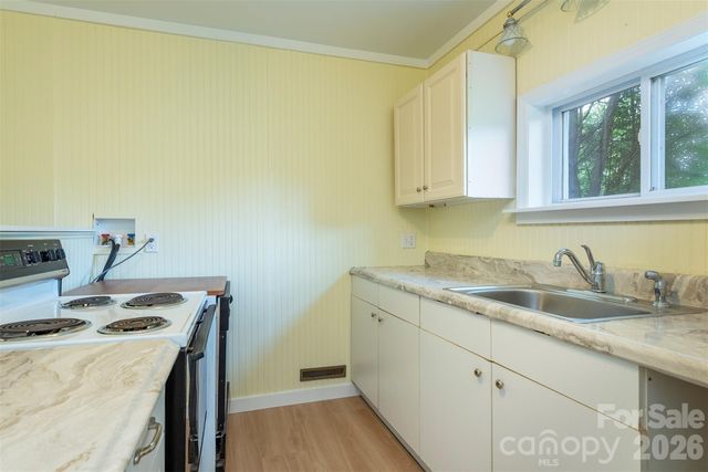 223 Davidson Road, Swannanoa, NC 28778