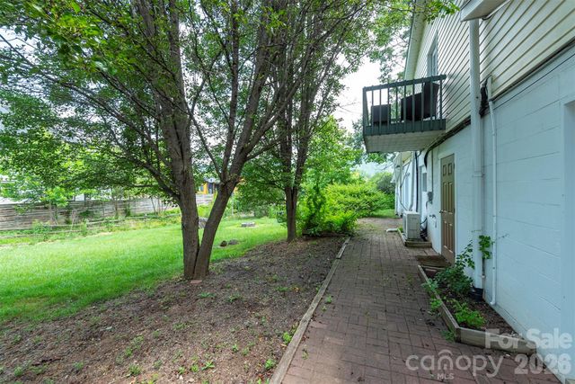 223 Davidson Road, Swannanoa, NC 28778