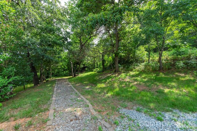 223 Davidson Road, Swannanoa, NC 28778