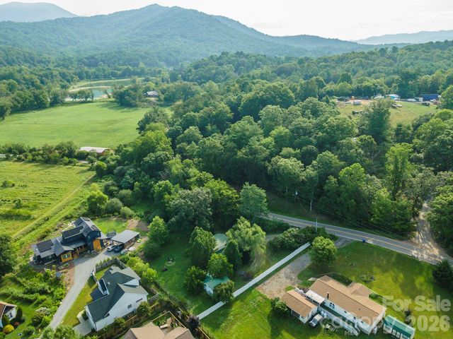 223 Davidson Road, Swannanoa, NC 28778