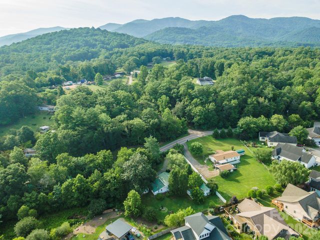 223 Davidson Road, Swannanoa, NC 28778