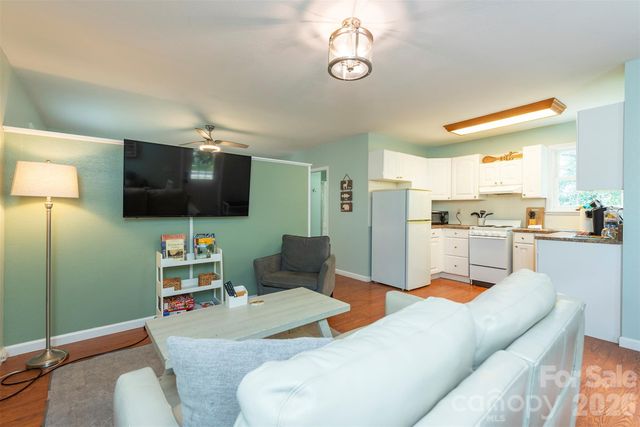 223 Davidson Road, Swannanoa, NC 28778