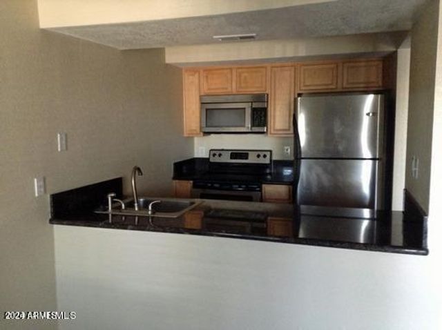 1241 N 48th Street Apt 214, Phoenix, AZ 85008