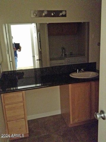1241 N 48th Street Apt 214, Phoenix, AZ 85008