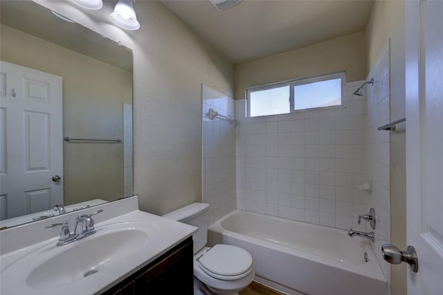 267 Voyager CV, Kyle, TX 78640