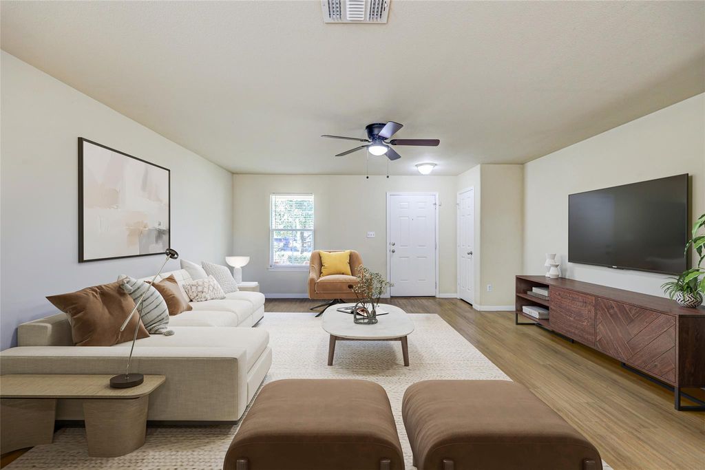 267 Voyager CV, Kyle, TX 78640