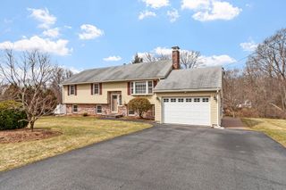 20 Hood Road, Tewksbury, MA 01876